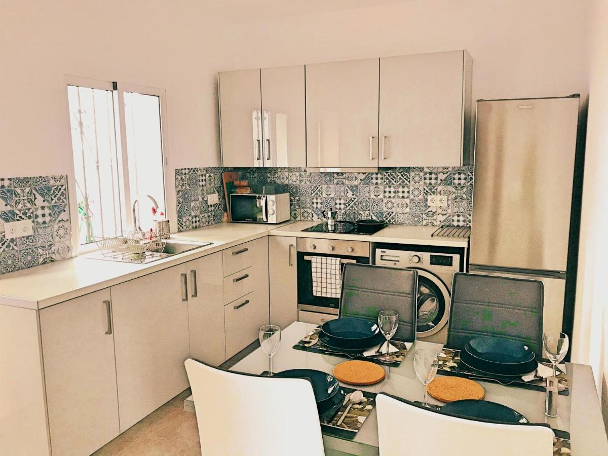 טורמולינוס Town House With Patio In Quiet Residential Area 10 Min From Beach חדר תמונה