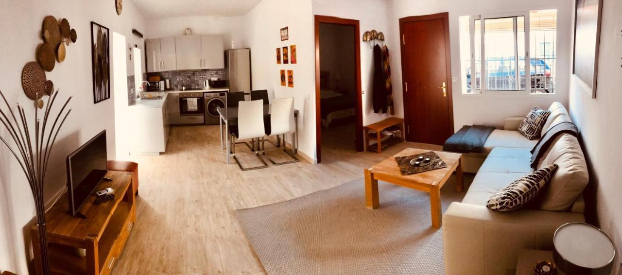 טורמולינוס Town House With Patio In Quiet Residential Area 10 Min From Beach מראה חיצוני תמונה