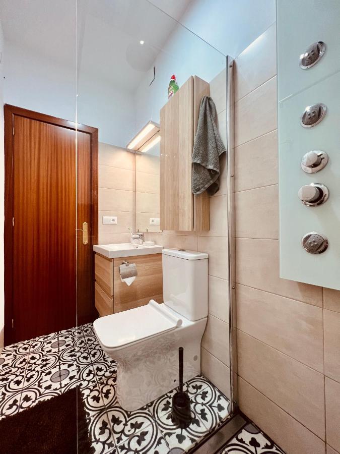 טורמולינוס Town House With Patio In Quiet Residential Area 10 Min From Beach מראה חיצוני תמונה